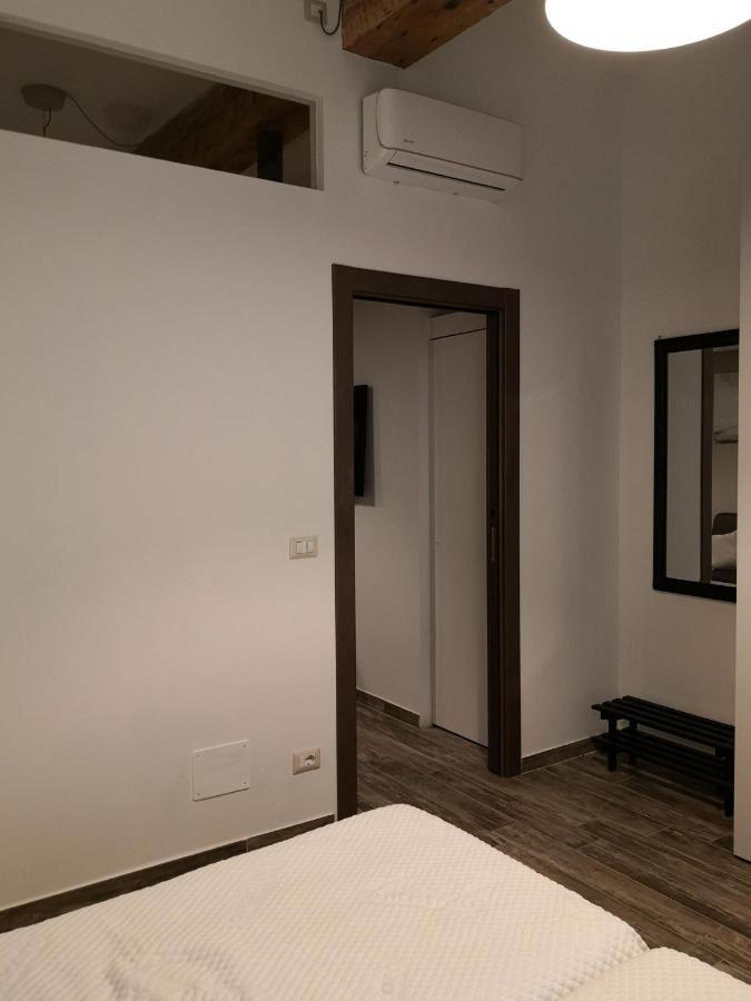 DOMUSCUNEO Barra di Ferro 2 tortora Esterno foto