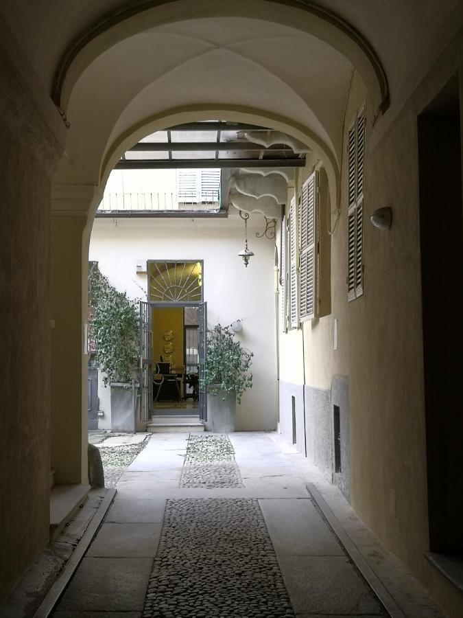 DOMUSCUNEO Barra di Ferro 2 tortora Esterno foto